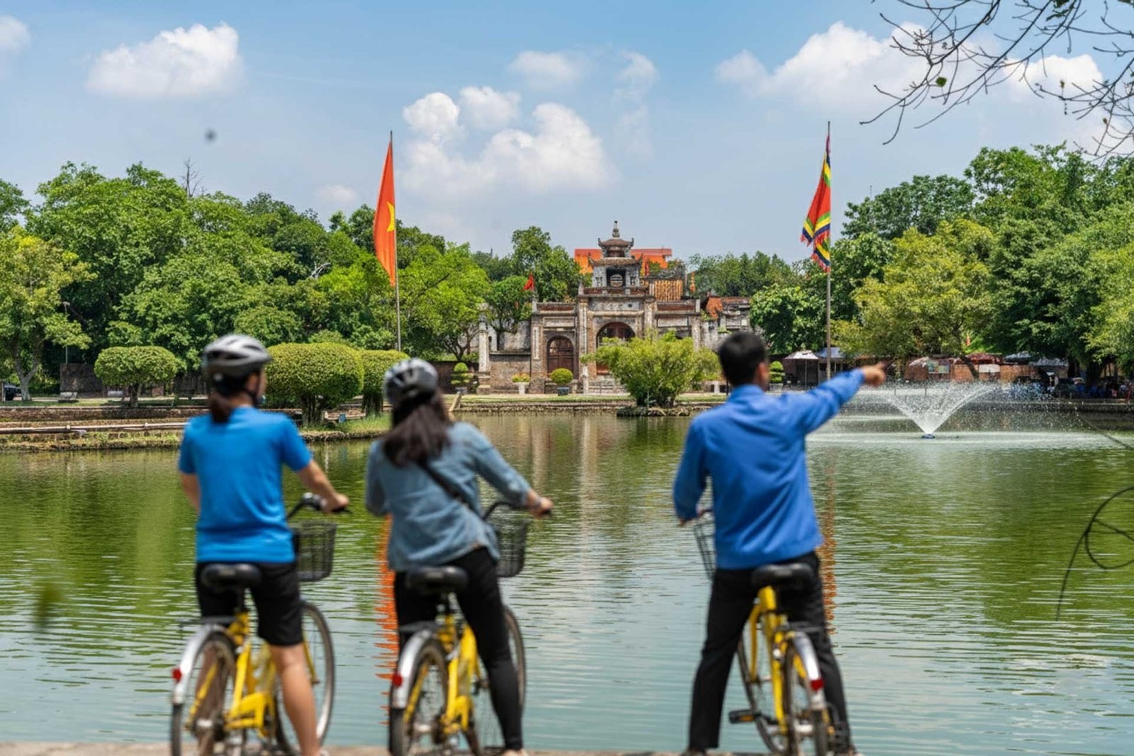 Cycle Around West Lake Hanoi Half Day